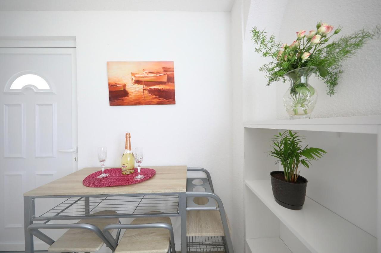 Apartamento Ap Roko&Dina Nin Exterior foto
